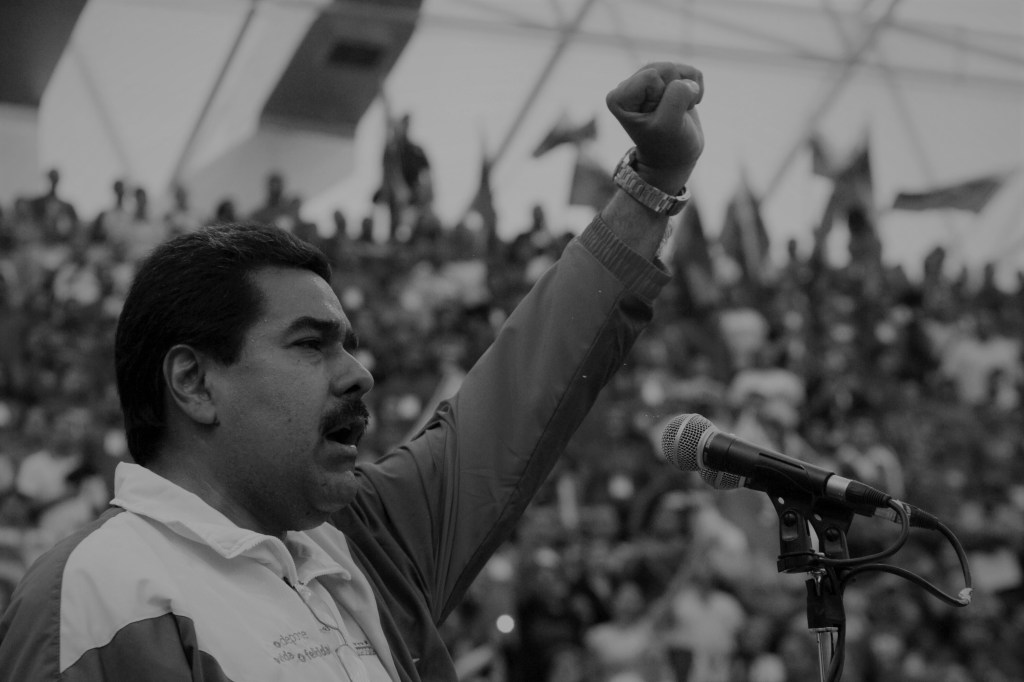 Donde bailan dos… ¿bailan&nbsp;tres?