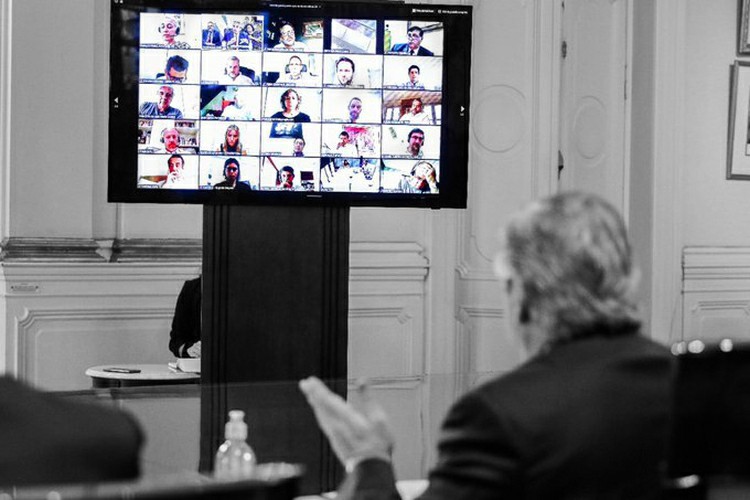 Todos en Zoom&nbsp;triunfaremos