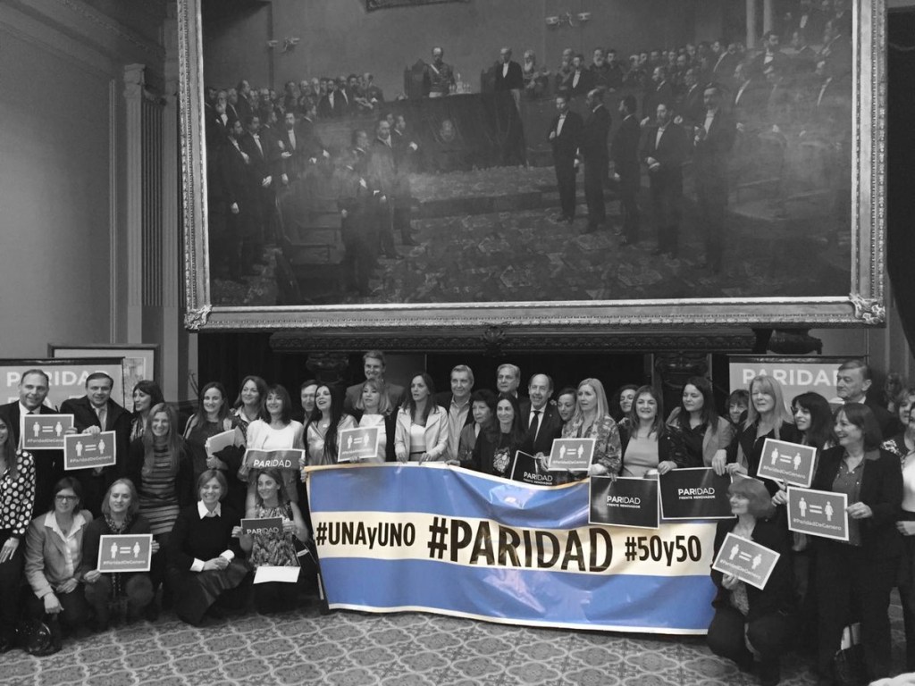 Un(as) PASO más lejos de la&nbsp;paridad