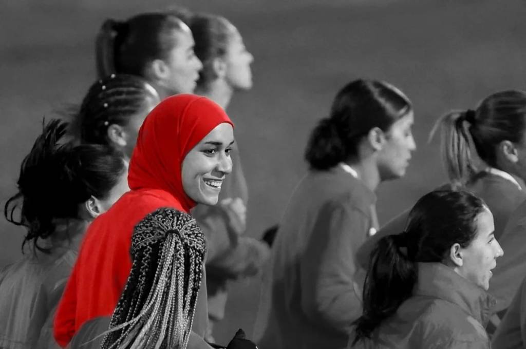Futbol y Política: FIFA autorizó el uso del hiyab para la Copa del Mundo&nbsp;Femenino