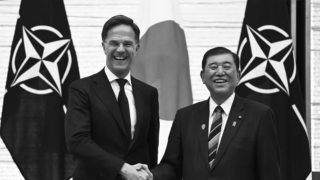 Japón y la OTAN se comprometen a fortalecer la&nbsp;cooperación